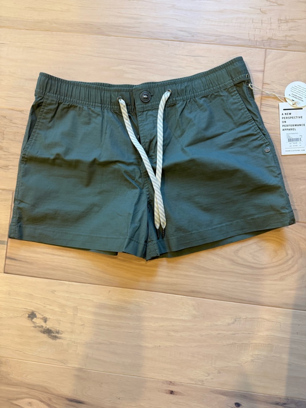 Vuori Women's Army Green Performance Drawcord Shorts - new with tags